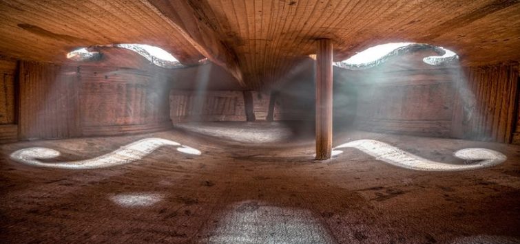 L'intérieur d'un violon. Photo : Charles Brooks